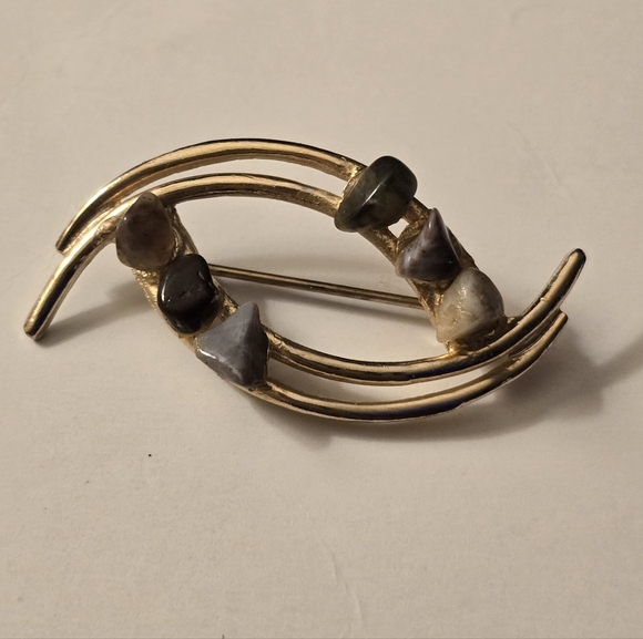 Unique Vintage Jewelry - Vintage Brooch  Gold Tone Branch Shaped Leaves With Stones